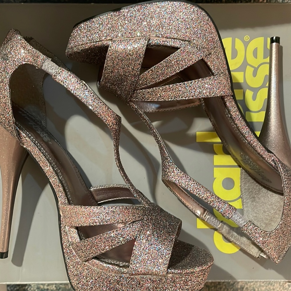 NWT Sparkle Platform Heels